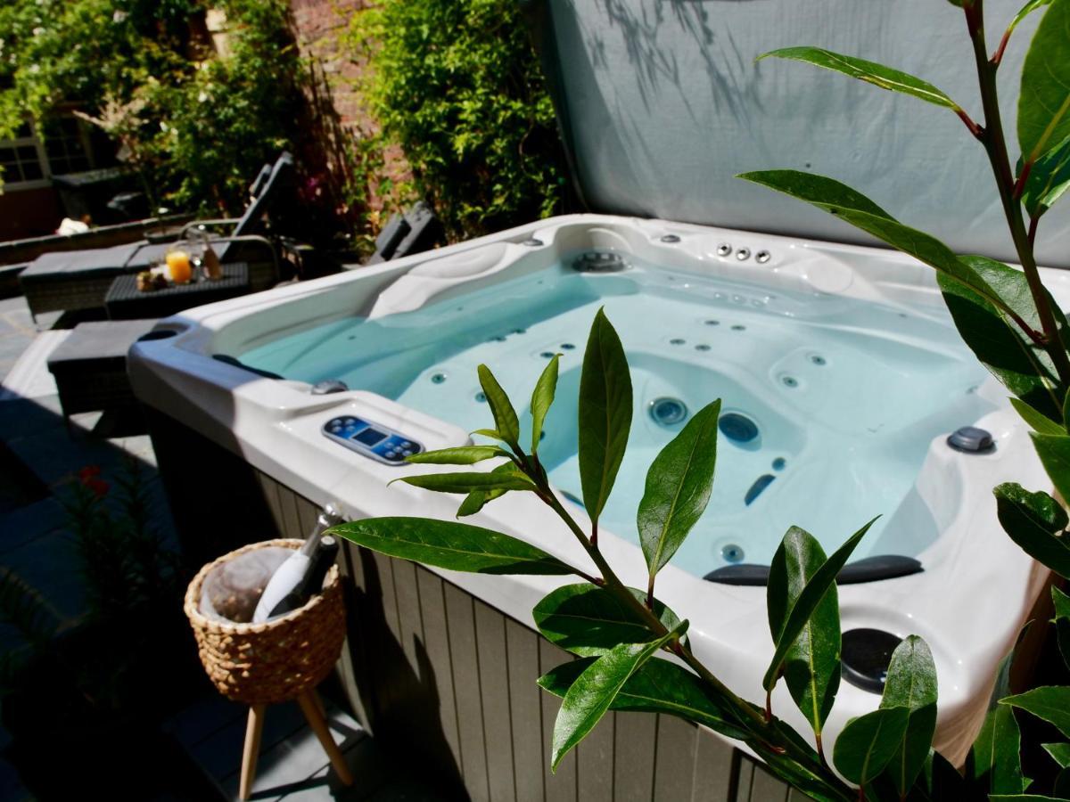 Luxury 9 Bed Manor House Hot Tub Cinema Room Skytv Saffron Walden Luaran gambar